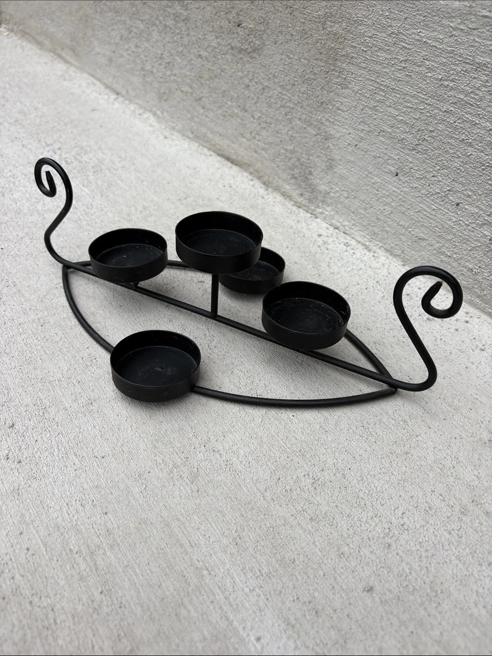 Vintage Matte Black Iron Leaf Multi Tealight Votive Candle Holder